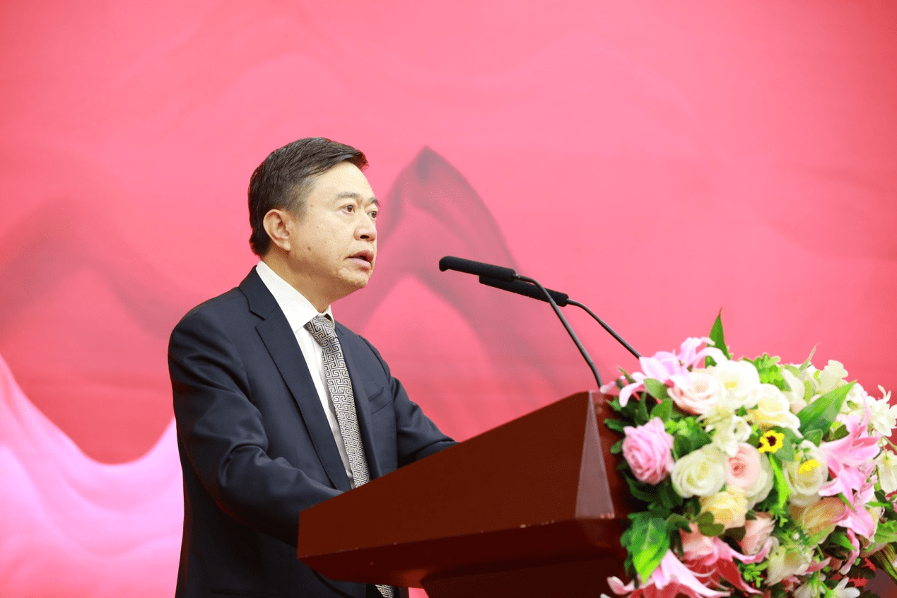 2024全国社区春晚新闻发布会在京举行 刘启峰出席并发言
